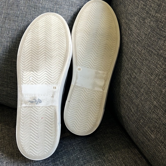 Vince Camuto slip on loafers black camo design with white soles size 8 - Picture 3 of 4